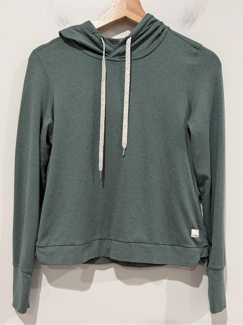 VUORI Halo Essential Hoodie Green Athleisure Active Sporty Gym Layering Size XS